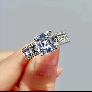 Elegant Silver Diamond Ring